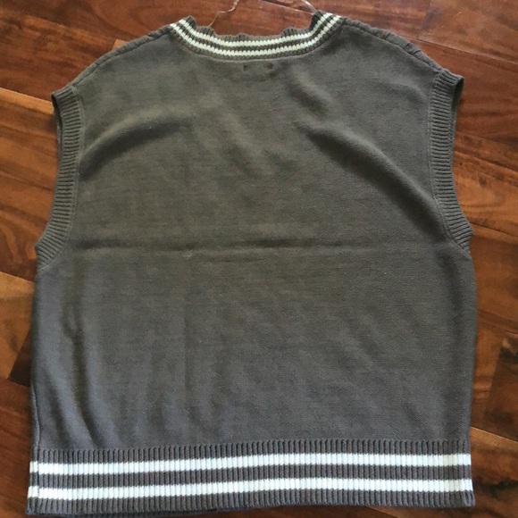 Oversized Woman’s gray sweater vest - Picture 4 of 4